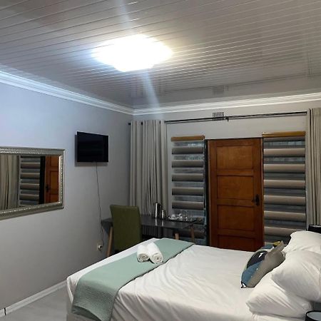 Retro Guesthouse Vanderbijlpark Luaran gambar